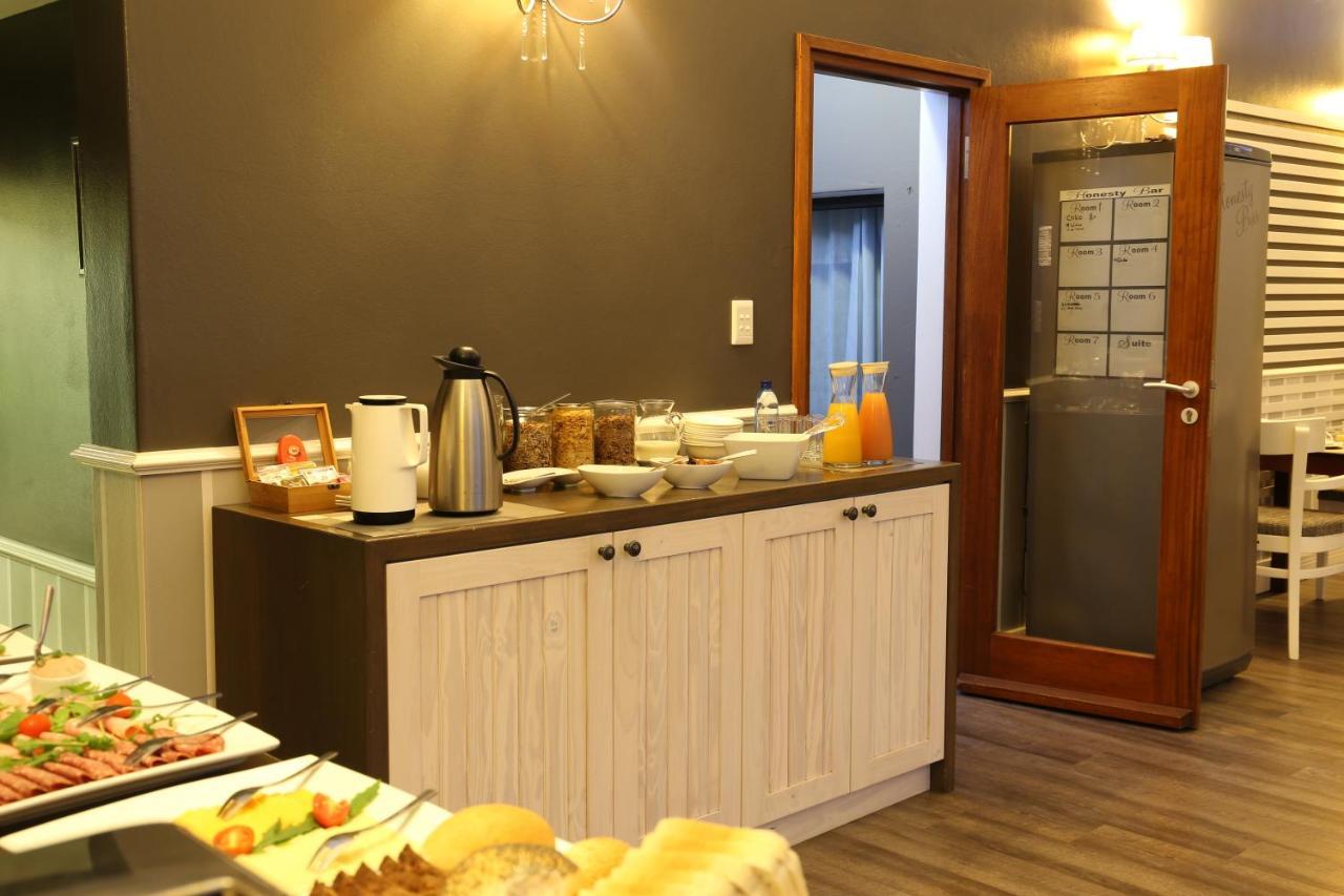 Namib Guesthouse Суакопмунд Екстериор снимка