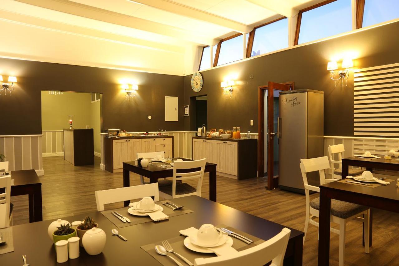 Namib Guesthouse Суакопмунд Екстериор снимка